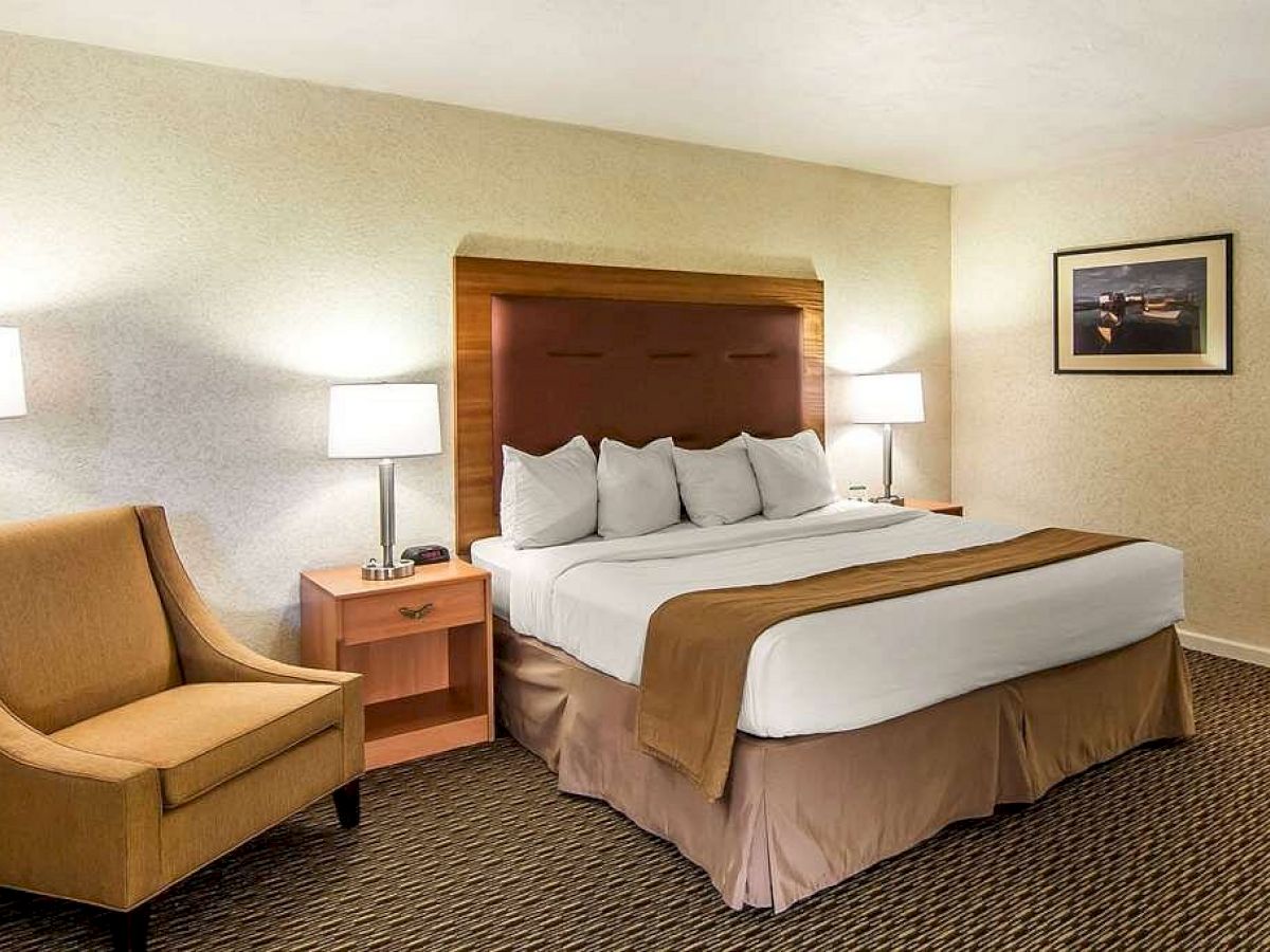 Quality Inn & Suites at Coos Bay