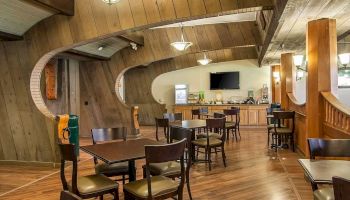 Quality Inn & Suites at Coos Bay